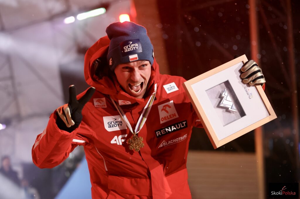Read more about the article Wokół Skoczni #131: Powitanie Piotra Żyły w Ustroniu, historyczny medal Kanadyjki i wielkie odliczanie do Raw Air