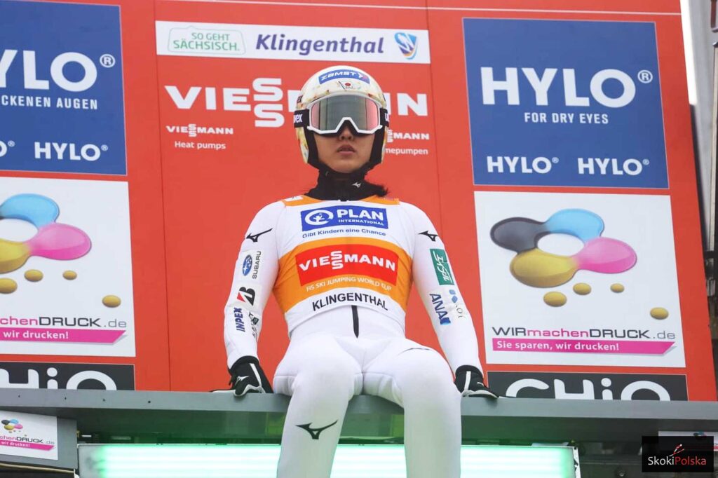 Read more about the article PŚ kobiet Klingenthal: Nozomi Maruyama prowadzi na półmetku, Anna Twardosz w finale