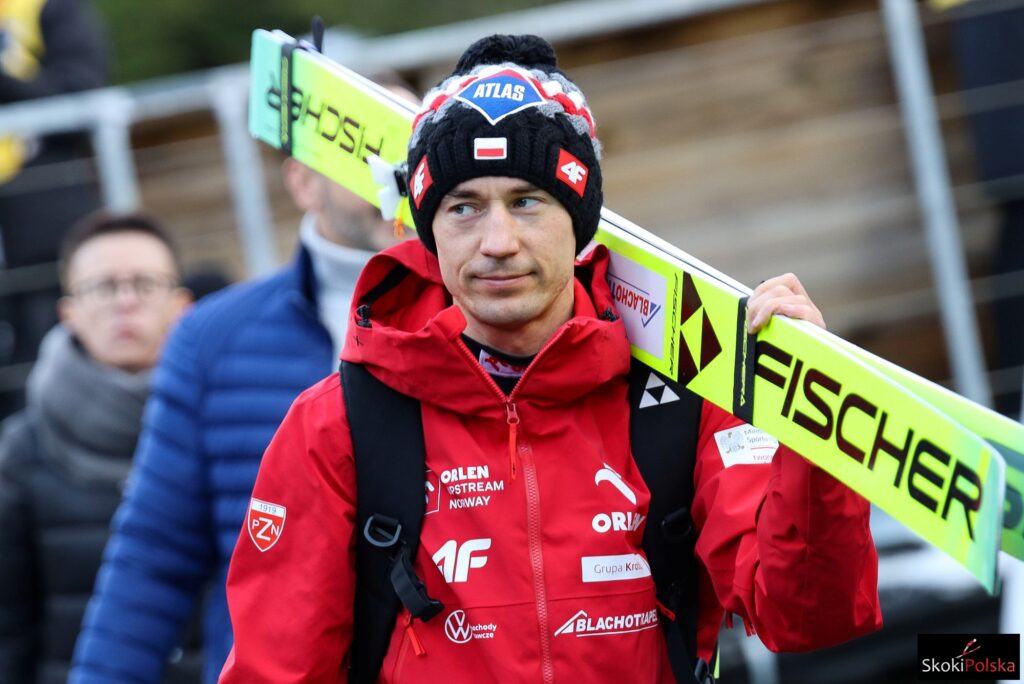 Read more about the article Kamil Stoch po ostatniej drużynówce w karierze: „Mógłbym zostawić głowę na mieście, ale ja taki nie jestem”