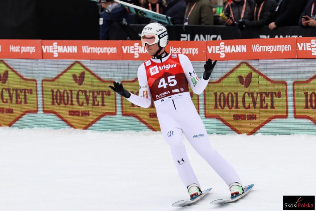 Read more about the article PŚ Planica: Anže Lanišek wygrywa kwalifikacje, trzech Polaków z awansem do piątkowego konkursu
