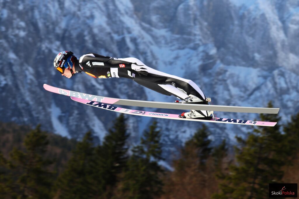 Read more about the article PŚ Planica: Marius Lindvik liderem finałowego konkursu, Kamil Stoch awansował do finału rzutem na taśmę
