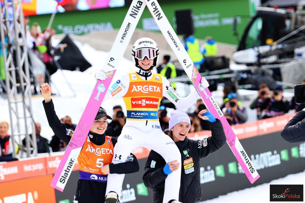 Read more about the article PŚ kobiet PLANICA: Nika Prevc wygrywa finałowy konkurs lotów. Słowenka z trzecią Kryształowa Kulą!